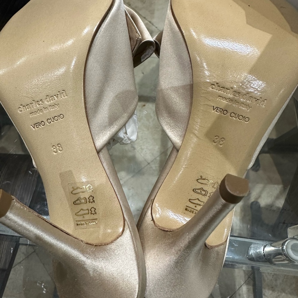 Charles David satin champagne heels NWT Made in Italy - Picture 3 of 6